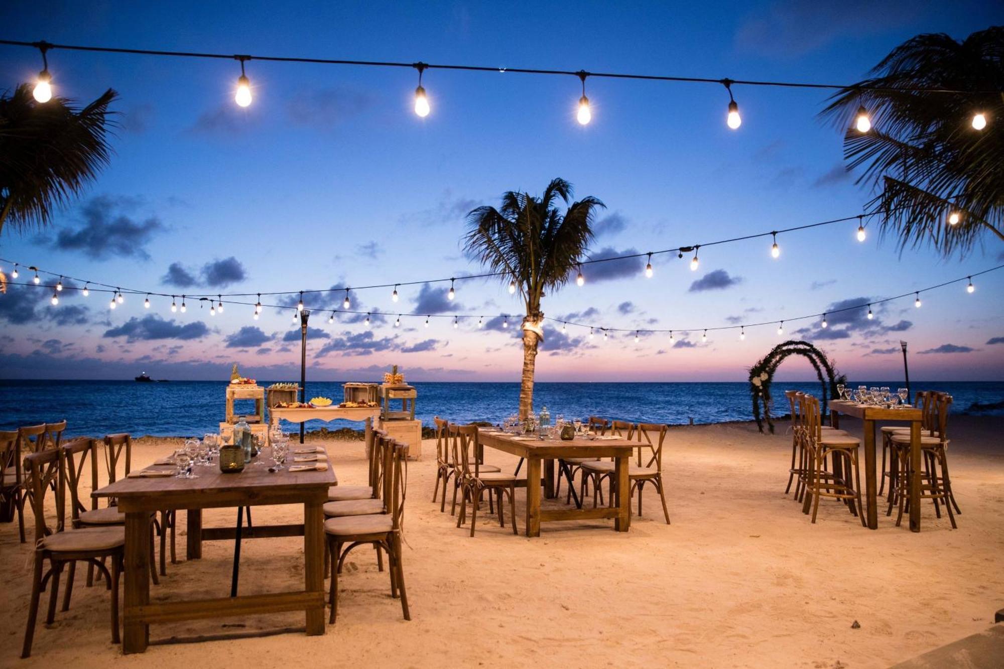 Renaissance Wind Creek Aruba Resort Oranjestad Exterior foto
