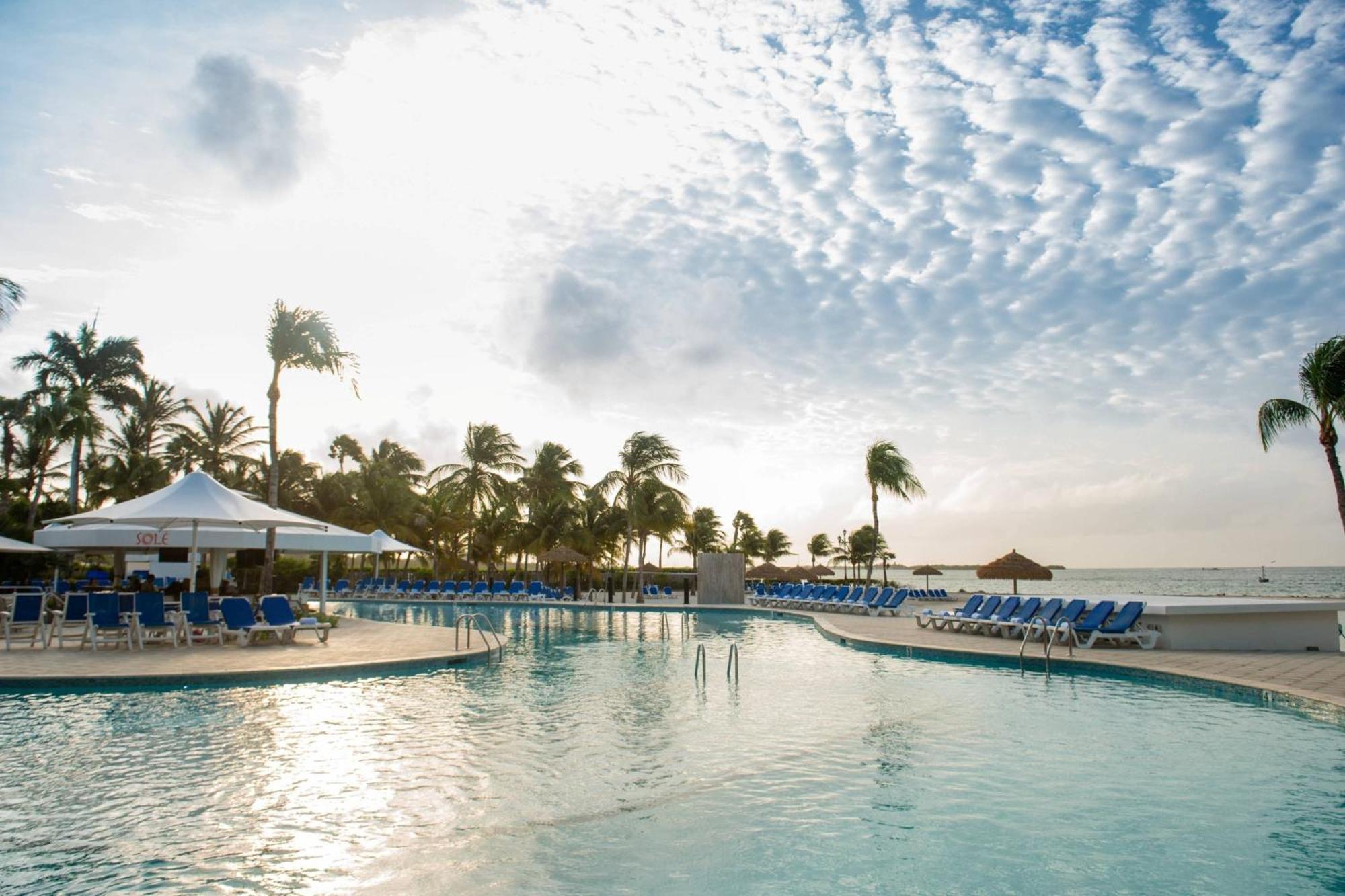Renaissance Wind Creek Aruba Resort Oranjestad Exterior foto